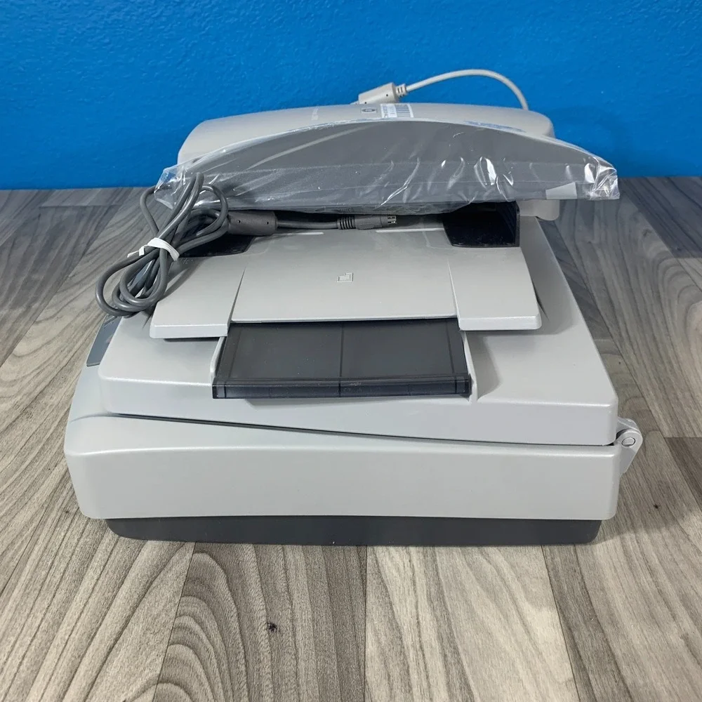 HP Hewlett Packard ScanJet 5590 Flatbed Scanner New‎